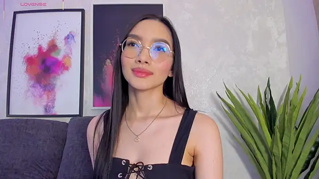 Snapshot of Keira_Corleone chatting on November 17, 2025, 8:58 pm Keira Corleone online show from November 17, 2025, 8:58 pm