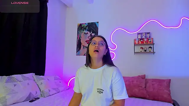 Snapshot of Dilan_and_Mia chatting on September 28, 2025, 1:49 pm Dilan and Mia online show from September 28, 2025, 1:49 pm