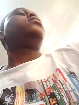 Snapshot of Moet_Chandon chatting on October 9, 2025, 1:31 pm Moet Chandon online show from October 9, 2025, 1:31 pm