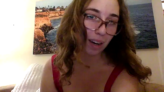 Snapshot of sweetsocalgirl chatting on November 18, 2025, 2:28 am sweetsocalgirl online show from November 18, 2025, 2:28 am