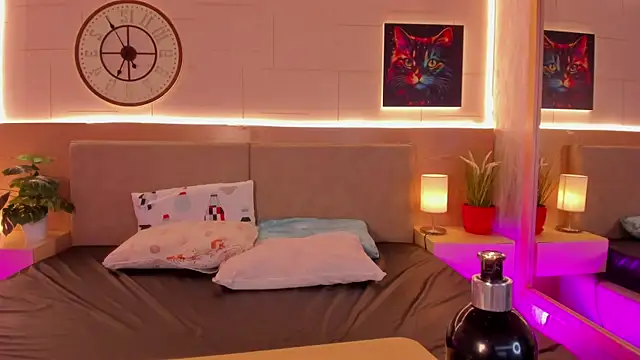 Snapshot of Meloddy_Rose chatting on November 16, 2025, 10:37 pm Meloddy Rose online show from November 16, 2025, 10:37 pm