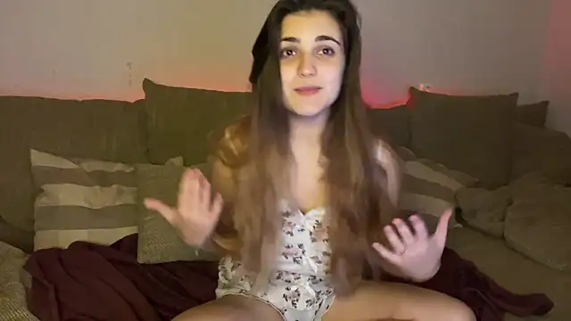 Snapshot of Vivalenti_Kiss chatting on November 21, 2025, 1:21 pm Vivalenti Kiss online show from November 21, 2025, 1:21 pm