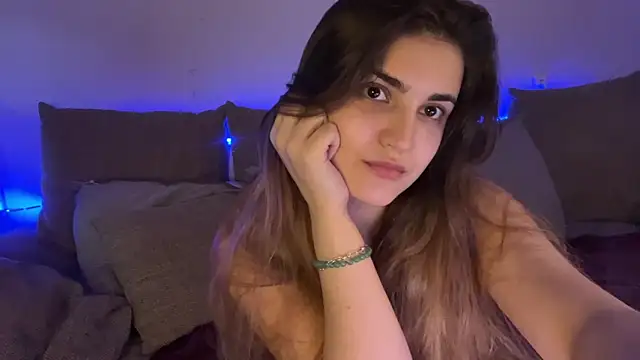 Snapshot of Vivalenti_Kiss chatting on December 5, 2025, 12:47 pm Vivalenti Kiss online show from December 5, 2025, 12:47 pm