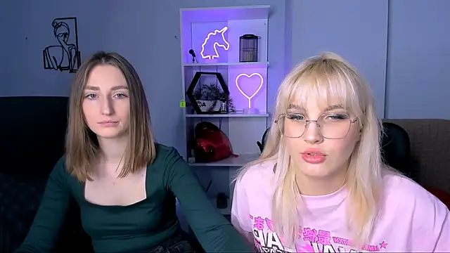 eva smiith  online show from November 6, 2025, 6:47 am