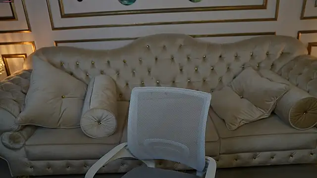 Snapshot of Esmie_Smile chatting on October 9, 2025, 7:01 pm Esmie Smile online show from October 9, 2025, 7:01 pm