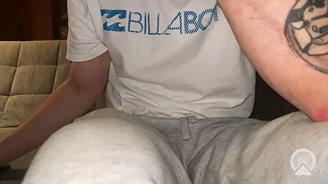 Snapshot of elsteff chatting on November 17, 2025, 12:27 am elsteff online show from November 17, 2025, 12:27 am