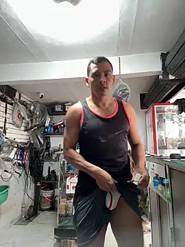 Snapshot of Terra-22cm chatting on October 13, 2025, 1:55 pm Terra-22cm online show from October 13, 2025, 1:55 pm