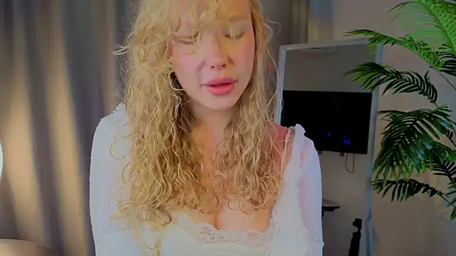 Snapshot of emilyshepar_d chatting on October 27, 2025, 2:37 am emilyshepar d online show from October 27, 2025, 2:37 am