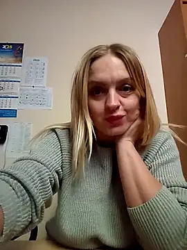 Snapshot of Ami_Foxy chatting on October 23, 2025, 6:23 am Ami Foxy online show from October 23, 2025, 6:23 am