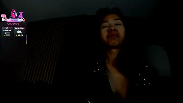 Snapshot of Gina_77 chatting on September 20, 2025, 12:17 pm Gina 77 online show from September 20, 2025, 12:17 pm