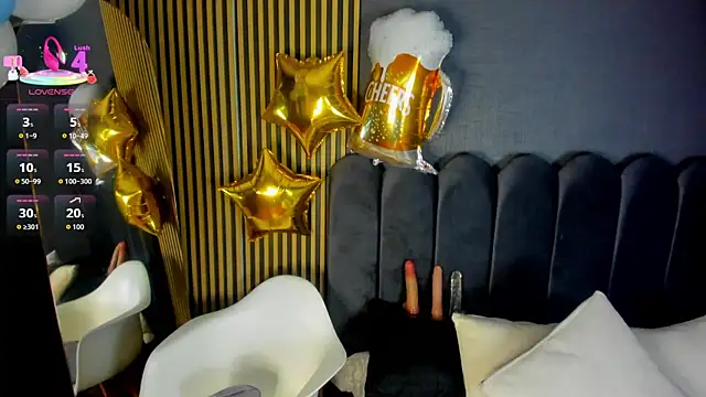 Snapshot of Gina_77 chatting on October 3, 2025, 12:02 pm Gina 77 online show from October 3, 2025, 12:02 pm