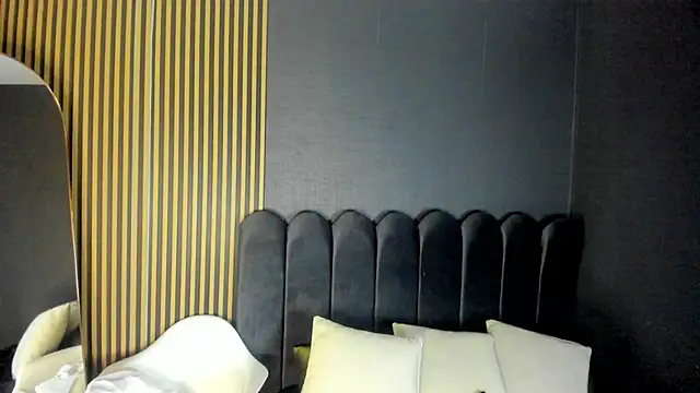 Snapshot of Gina_77 chatting on October 23, 2025, 12:04 pm Gina 77 online show from October 23, 2025, 12:04 pm