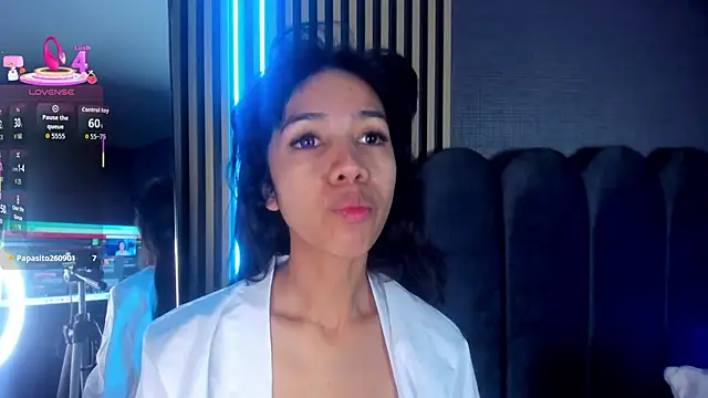 Snapshot of Gina_77 chatting on November 1, 2025, 12:40 pm Gina 77 online show from November 1, 2025, 12:40 pm