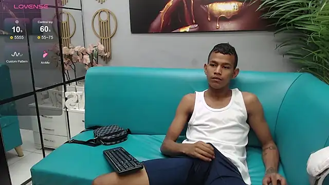 Snapshot of Rory_castro chatting on September 12, 2025, 8:20 pm Rory castro online show from September 12, 2025, 8:20 pm