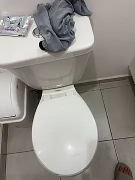 Snapshot of michael877675 chatting on October 29, 2025, 1:24 pm michael877675 online show from October 29, 2025, 1:24 pm