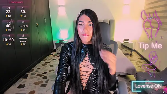 Snapshot of AmbarFoxx_ chatting on November 6, 2025, 6:14 am AmbarFoxx online show from November 6, 2025, 6:14 am