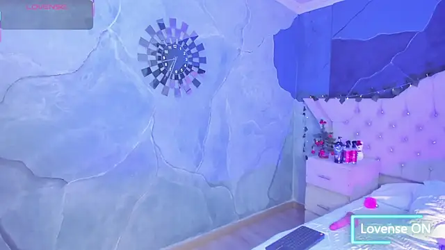 Snapshot of AmbarFoxx_ chatting on December 4, 2025, 7:06 am AmbarFoxx online show from December 4, 2025, 7:06 am