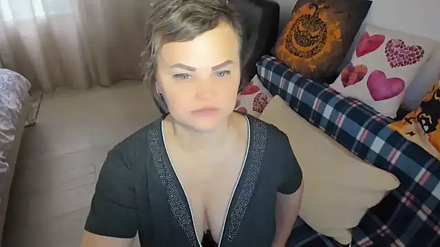 MildMature online show from December 5, 2025, 7:50 am