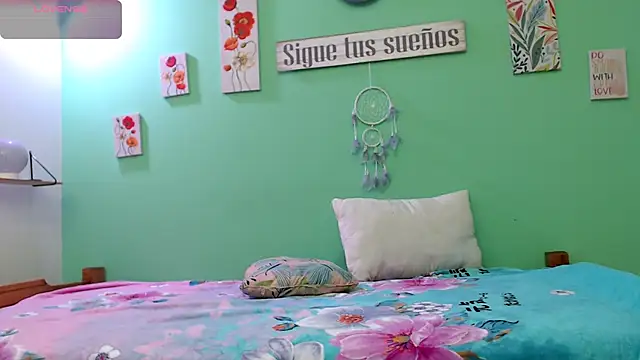 Snapshot of gatitasexygatitasexy chatting on October 9, 2025, 7:01 pm gatitasexygatitasexy online show from October 9, 2025, 7:01 pm