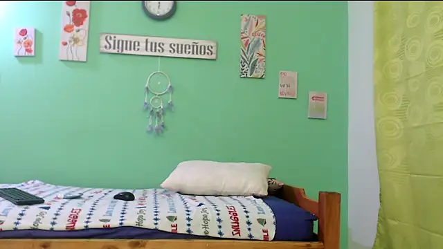 Snapshot of gatitasexygatitasexy chatting on December 15, 2025, 7:18 pm gatitasexygatitasexy online show from December 15, 2025, 7:18 pm