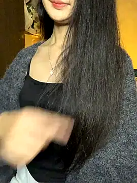 Nhinhi18 online show from November 24, 2025, 2:50 pm