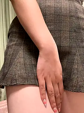 C-4bomb online show from September 23, 2025, 12:08 pm