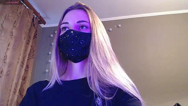 Snapshot of Iris_lave chatting on September 8, 2025, 4:17 pm Iris lave online show from September 8, 2025, 4:17 pm