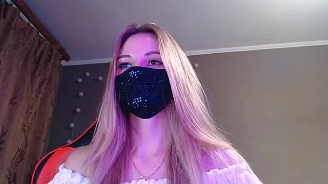 Snapshot of Iris_lave chatting on October 21, 2025, 3:13 pm Iris lave online show from October 21, 2025, 3:13 pm