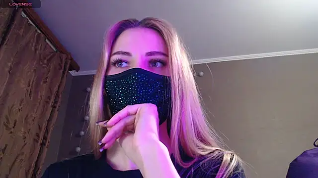 Snapshot of Iris_lave chatting on October 30, 2025, 7:47 pm Iris lave online show from October 30, 2025, 7:47 pm