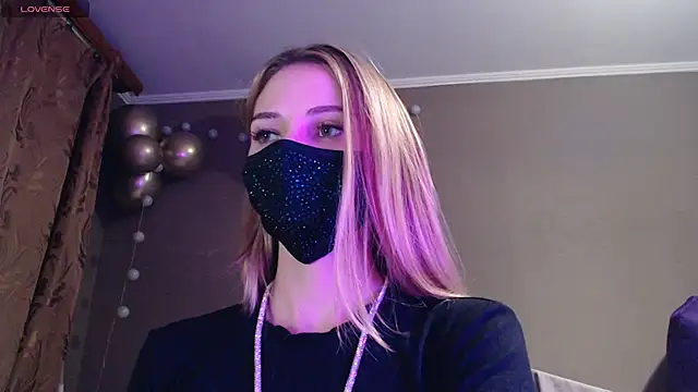 Snapshot of Iris_lave chatting on November 6, 2025, 5:36 pm Iris lave online show from November 6, 2025, 5:36 pm