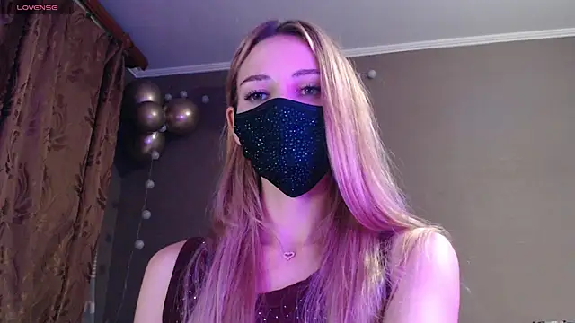 Snapshot of Iris_lave chatting on November 7, 2025, 6:19 pm Iris lave online show from November 7, 2025, 6:19 pm