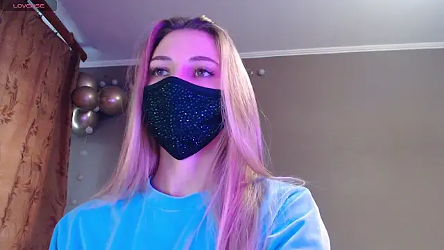 Snapshot of Iris_lave chatting on November 9, 2025, 1:20 pm Iris lave online show from November 9, 2025, 1:20 pm