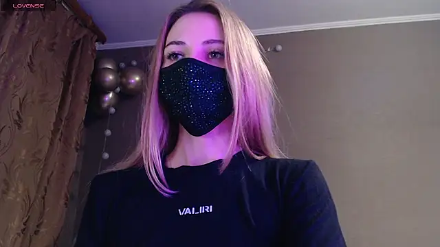 Snapshot of Iris_lave chatting on November 11, 2025, 7:03 pm Iris lave online show from November 11, 2025, 7:03 pm