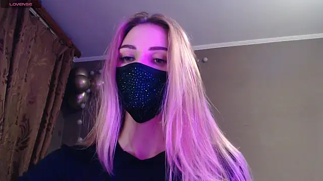 Snapshot of Iris_lave chatting on November 12, 2025, 4:18 pm Iris lave online show from November 12, 2025, 4:18 pm