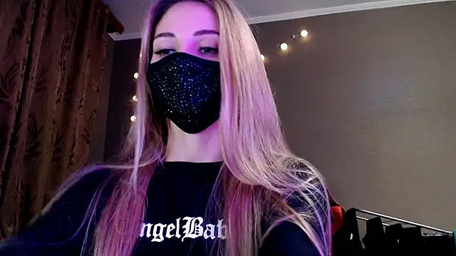 Snapshot of Iris_lave chatting on December 1, 2025, 8:03 pm Iris lave online show from December 1, 2025, 8:03 pm