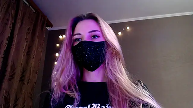 Snapshot of Iris_lave chatting on December 3, 2025, 4:05 pm Iris lave online show from December 3, 2025, 4:05 pm