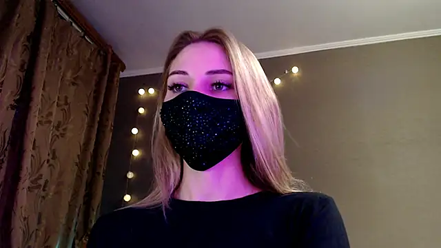 Snapshot of Iris_lave chatting on December 14, 2025, 4:12 pm Iris lave online show from December 14, 2025, 4:12 pm