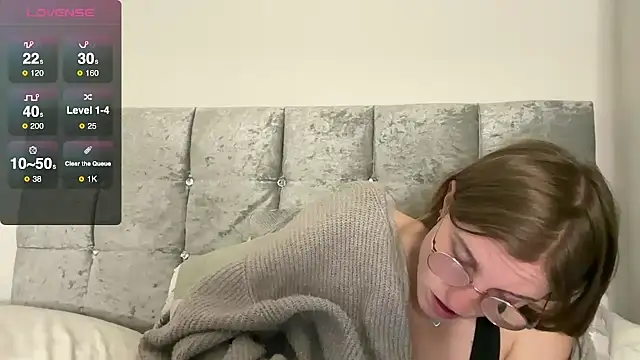 Snapshot of BustyKellyXXX chatting on October 9, 2025, 8:51 pm BustyKellyXXX online show from October 9, 2025, 8:51 pm