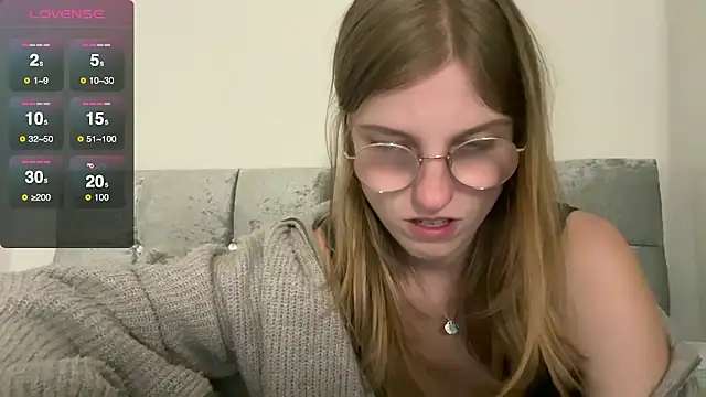 Snapshot of BustyKellyXXX chatting on October 11, 2025, 6:17 pm BustyKellyXXX online show from October 11, 2025, 6:17 pm