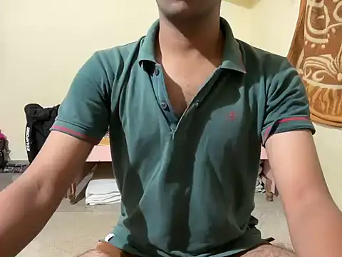 Snapshot of project085 chatting on October 28, 2025, 3:36 pm project085 online show from October 28, 2025, 3:36 pm