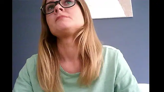 Snapshot of Ginger-bb chatting on September 16, 2025, 1:45 pm Ginger-bb online show from September 16, 2025, 1:45 pm