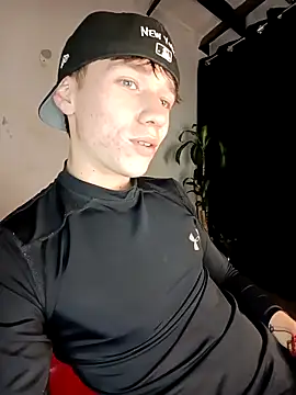 Snapshot of Logan_sixxer chatting on September 28, 2025, 9:42 pm Logan sixxer online show from September 28, 2025, 9:42 pm