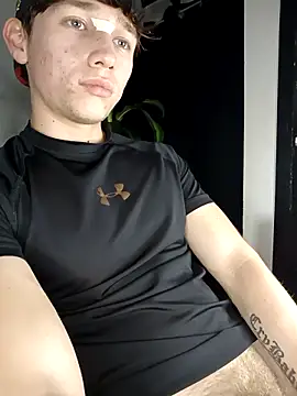 Snapshot of Logan_sixxer chatting on November 13, 2025, 10:41 pm Logan sixxer online show from November 13, 2025, 10:41 pm