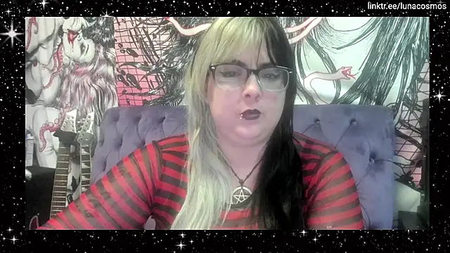 Snapshot of LunaCosmos chatting on November 12, 2025, 3:29 am LunaCosmos online show from November 12, 2025, 3:29 am