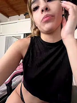 Snapshot of Babylovetiernax chatting on October 9, 2025, 2:37 pm Babylovetiernax online show from October 9, 2025, 2:37 pm