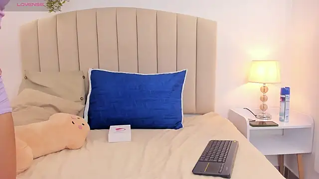 Rachel Donnelly online show from November 7, 2025, 4:34 am