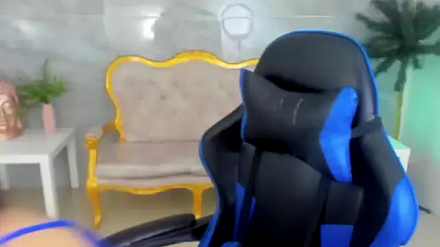 Snapshot of venuss09_s chatting on October 29, 2025, 1:35 pm venuss09 s online show from October 29, 2025, 1:35 pm