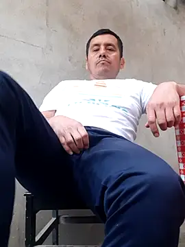 joanluperu online show from November 12, 2025, 9:36 pm