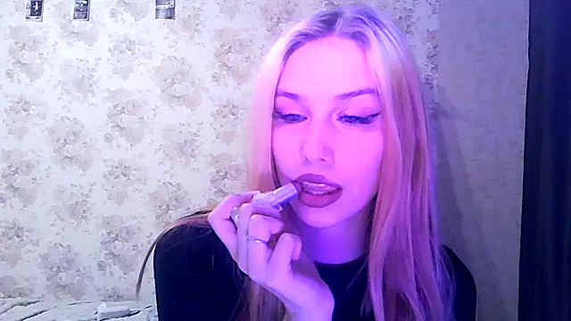 ClaireLaSweet online show from October 25, 2025, 8:11 am