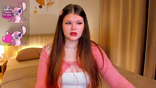 Snapshot of elle_one chatting on September 10, 2025, 3:39 am elle one online show from September 10, 2025, 3:39 am